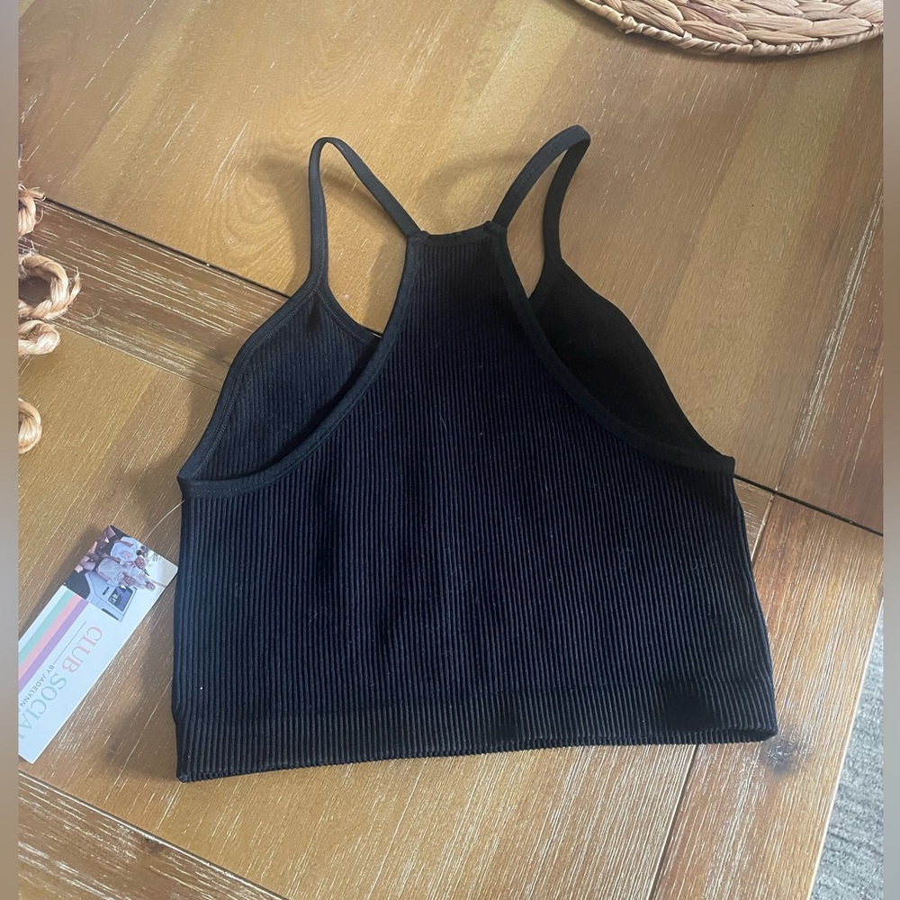 Black Ribbed Cropped Tank Top - Picture 2 of 2